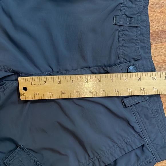 The North Face Men’s Size 30 Gray Shorts Cargo Pockets - Picture 4 of 11